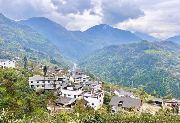 四川農(nóng)村飲水集中供水工程水質(zhì)混濁問題用哪種凈水設(shè)備